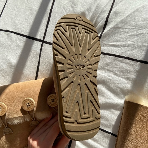 UGG Baily Button Triplet Boots - Picture 7 of 15